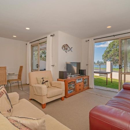 Tairua Waterfront Retreat - Tairua Apartment Екстериор снимка
