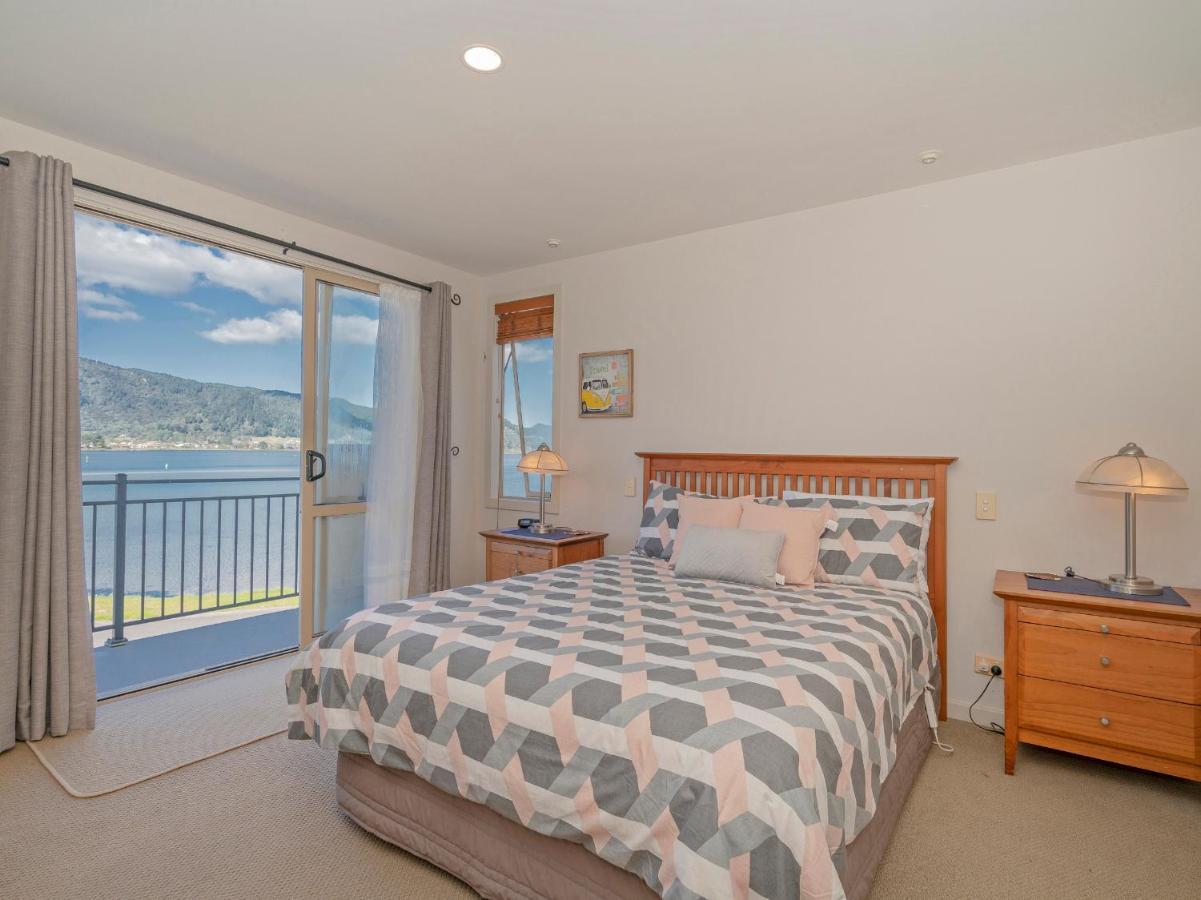 Tairua Waterfront Retreat - Tairua Apartment Екстериор снимка