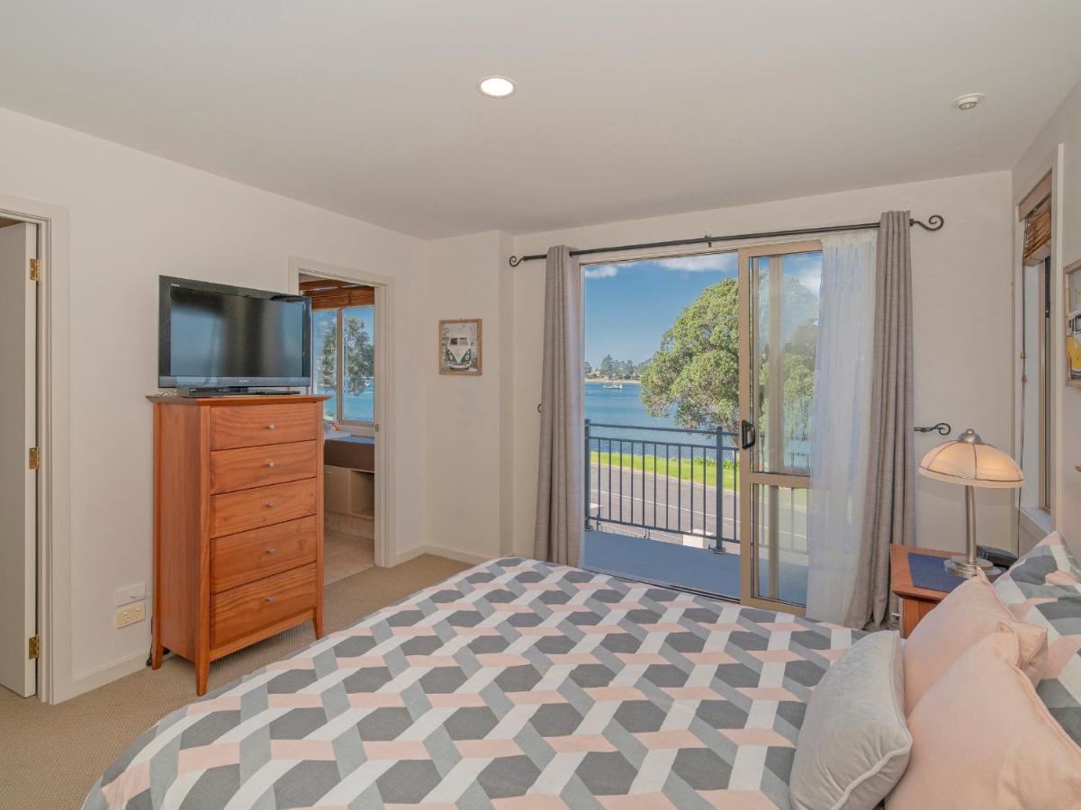 Tairua Waterfront Retreat - Tairua Apartment Екстериор снимка