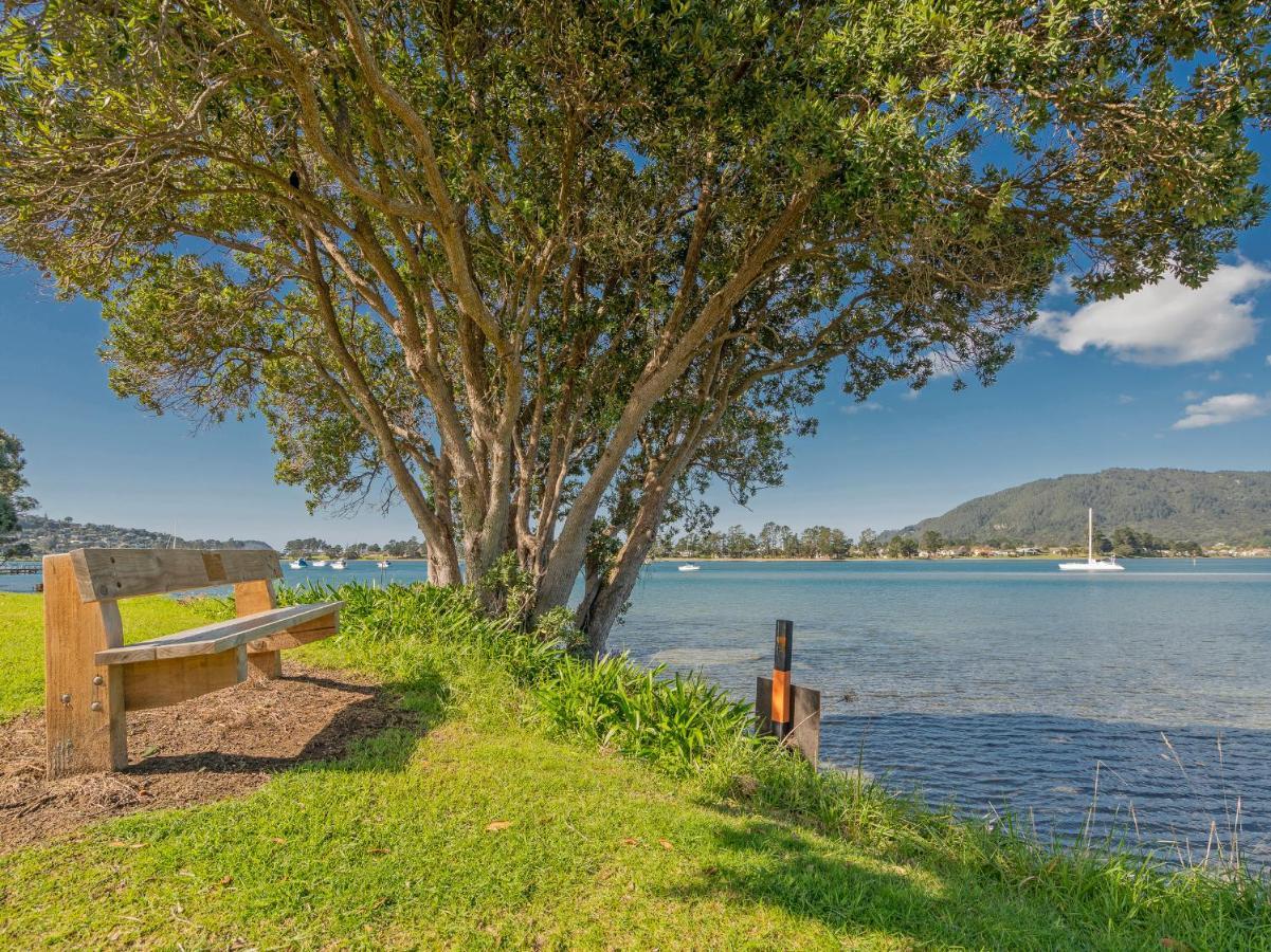 Tairua Waterfront Retreat - Tairua Apartment Екстериор снимка