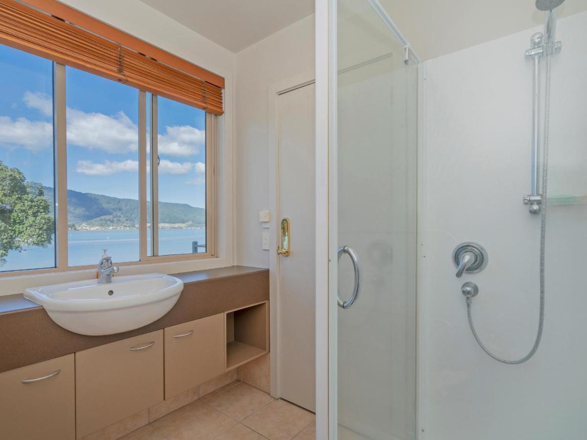 Tairua Waterfront Retreat - Tairua Apartment Екстериор снимка